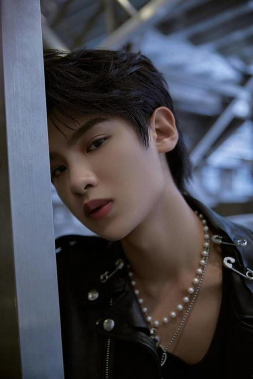 黄明昊爆料新闻,揭秘娱乐圈幕后真相 第2张 黄明昊爆料新闻,揭秘娱乐圈幕后真相 第2张